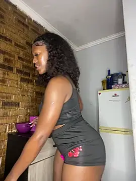 Snapshot of SP1CY_MOMMY chatting on February 2026 06:56:02 PM SP1CY MOMMY online show from February 2026 06:56:02 PM