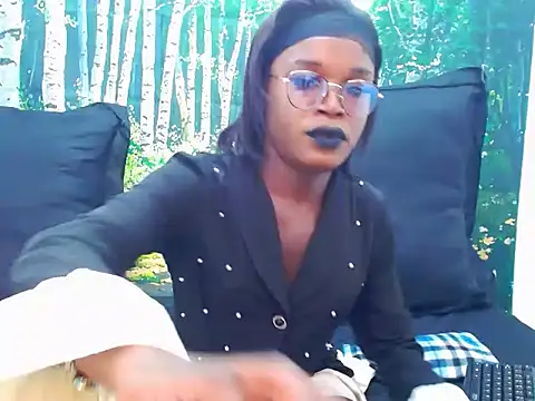 Snapshot of Lucile_Carrie chatting on June 2026 07:01:02 PM Lucile Carrie online show from June 2026 07:01:02 PM
