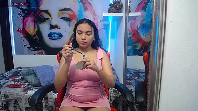 Snapshot of valeria_martinez19 chatting on June 2026 03:07:01 AM valeria martinez19 online show from June 2026 03:07:01 AM