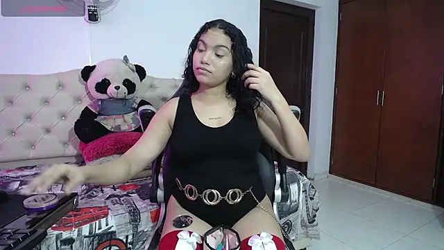 Snapshot of valeria_martinez19 chatting on June 2026 03:04:01 AM valeria martinez19 online show from June 2026 03:04:01 AM