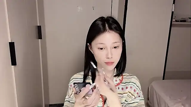 Snapshot of yuyu-33 chatting on May 2026 02:00:01 PM yuyu-33 online show from May 2026 02:00:01 PM