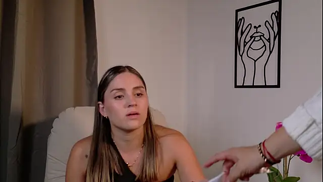 VictoriaNova  online show from February 2026 08:57:02 PM