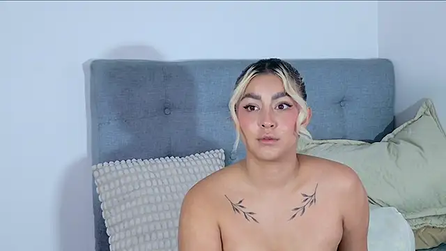 Elina Hills online show from November 2025 02:07:01 PM