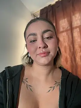 Elina Hills online show from April 2026 06:57:01 PM