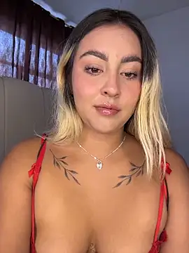 Snapshot of Elina_Hills chatting on May 2026 06:46:01 PM Elina Hills online show from May 2026 06:46:01 PM