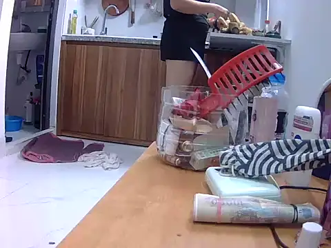 Drizzle-Rian online show from November 2025 03:28:01 AM