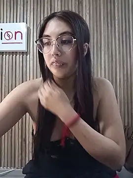 Snapshot of Valk_submissive chatting on May 2026 05:12:02 AM Valk submissive online show from May 2026 05:12:02 AM