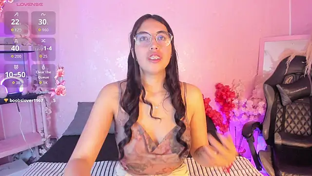 Snapshot of Valk_submissive chatting on June 2026 05:20:02 AM Valk submissive online show from June 2026 05:20:02 AM
