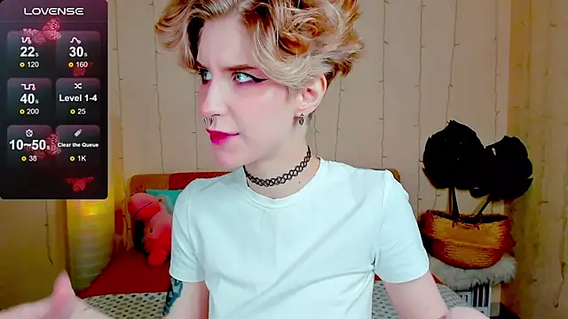 Angel Julles online show from November 2025 12:41:01 AM