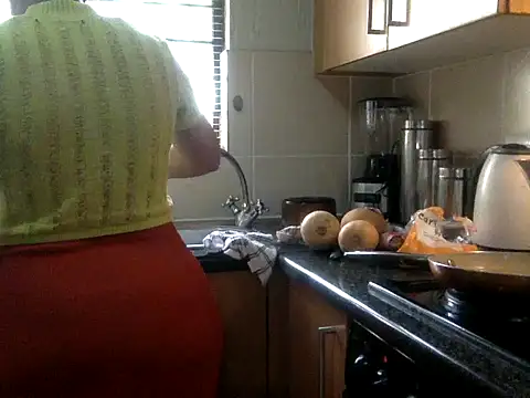 Snapshot of NewBeginnings8 chatting on November 2025 11:23:02 AM NewBeginnings8 online show from November 2025 11:23:02 AM