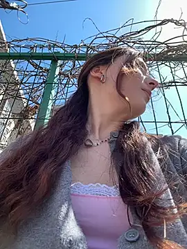 LilluKatten online show from April 2026 10:18:02 AM