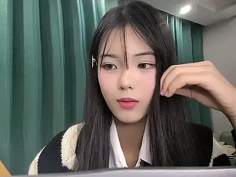 Snapshot of Angela-172 chatting on November 2025 12:06:02 PM Angela-172 online show from November 2025 12:06:02 PM