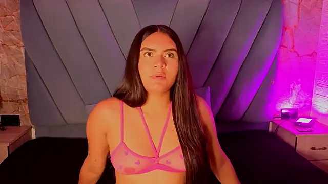 amarahanks1 online show from November 2025 11:44:02 AM