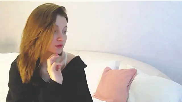 Snapshot of Molly_Mavis chatting on November 2025 04:00:01 AM Molly Mavis online show from November 2025 04:00:01 AM