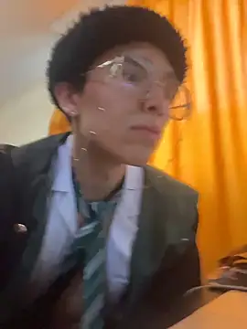 Itsllua21 online show from October 2025 08:21:02 PM