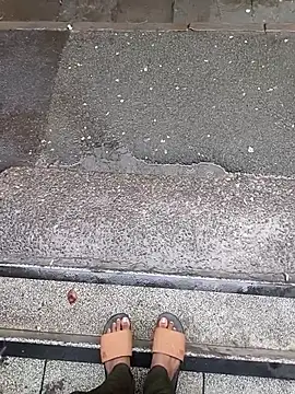 Snapshot of StrangeEye722 chatting on November 2025 12:26:01 PM StrangeEye722 online show from November 2025 12:26:01 PM