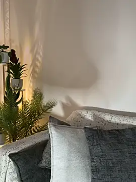 HotLdyllic online show from April 2026 02:20:01 PM