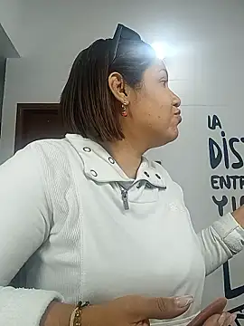 Samaraa Lee online show from January 2026 12:51:01 PM