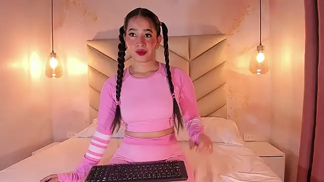 Staarhot online show from February 2026 11:53:01 AM