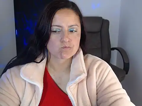 kristelltender1 online show from November 2025 12:54:01 AM