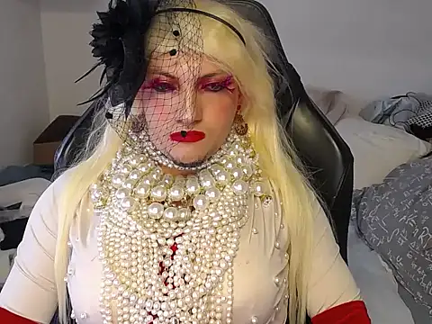 VanesaCrossic online show from December 2025 08:34:01 AM