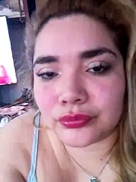 Snapshot of Modelocurvi chatting on October 2025 02:18:02 PM Modelocurvi online show from October 2025 02:18:02 PM