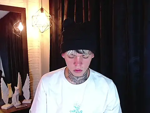 frankboyx online show from November 2025 07:24:01 PM