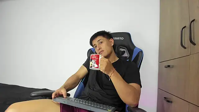 dorman boy online show from November 2025 03:29:02 AM