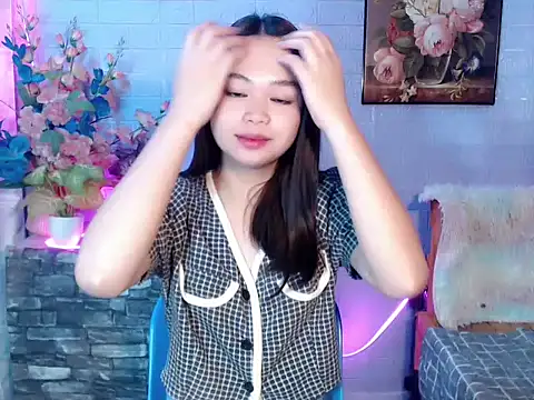 lustfullakim online show from June 2026 04:35:02 PM
