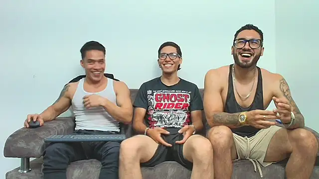 thebadboys05 online show from December 2025 01:33:02 AM