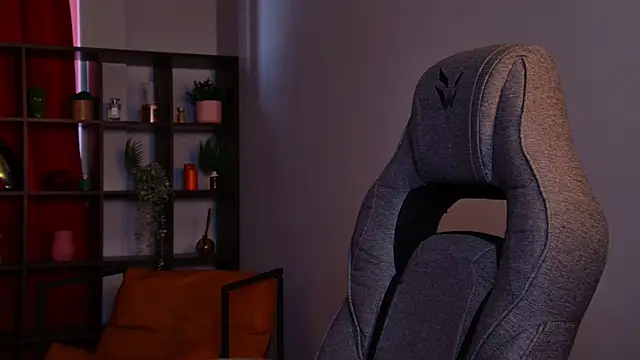 ElinVale online show from April 2026 08:47:01 AM