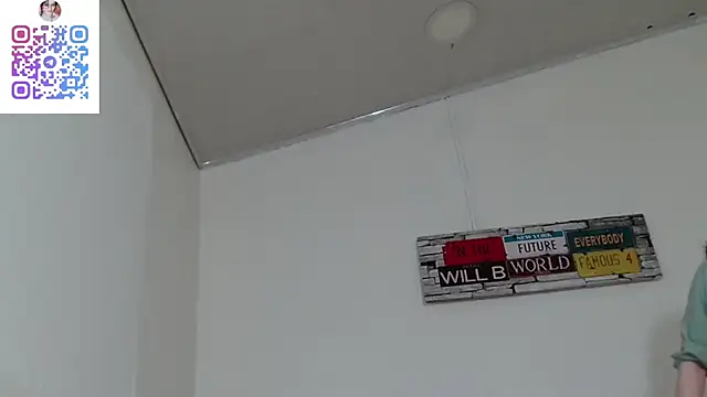 Victoria Founta1n online show from November 2025 10:01:01 PM