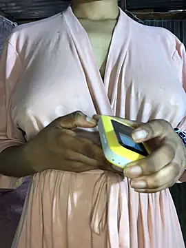 mcdeeXo online show from November 2025 08:26:02 AM