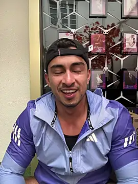 Snapshot of Chris_Clarck chatting on November 2025 08:19:01 PM Chris Clarck online show from November 2025 08:19:01 PM