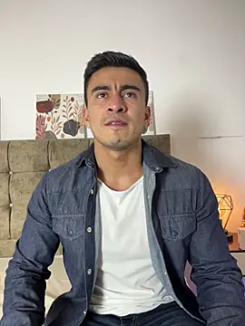 Snapshot of Chris_Clarck chatting on December 2025 08:39:02 PM Chris Clarck online show from December 2025 08:39:02 PM