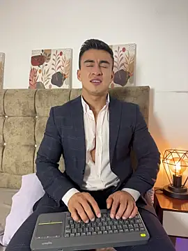 Snapshot of Chris_Clarck chatting on January 2026 08:33:01 PM Chris Clarck online show from January 2026 08:33:01 PM