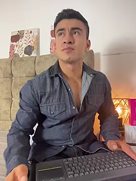 Snapshot of Chris_Clarck chatting on January 2026 08:33:01 PM Chris Clarck online show from January 2026 08:33:01 PM