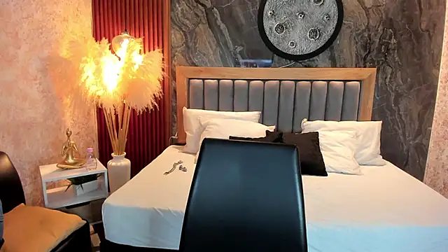 Valery Shadey online show from December 2025 07:45:02 PM