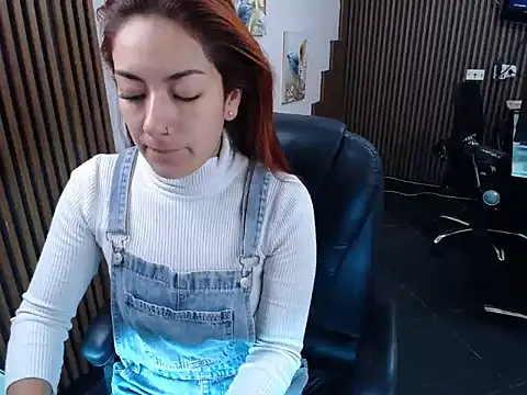 desk desire online show from November 2025 11:20:01 AM