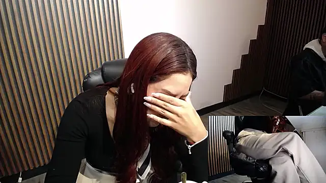 desk desire online show from January 2026 12:20:01 PM