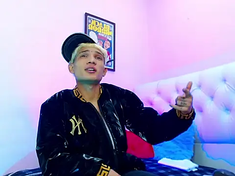 Snapshot of bad_boy_hottx chatting on November 2025 11:16:01 PM bad boy hottx online show from November 2025 11:16:01 PM