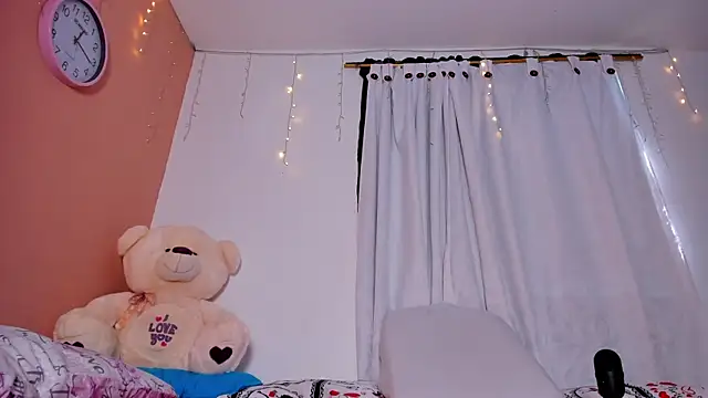 miah smith123 online show from November 2025 05:13:01 PM