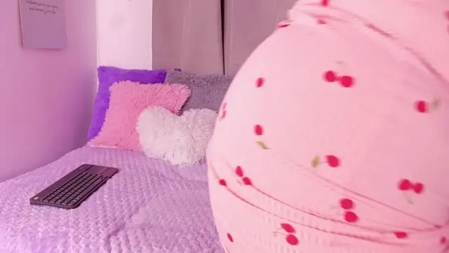 alanaa gomezz online show from December 2025 06:57:02 PM