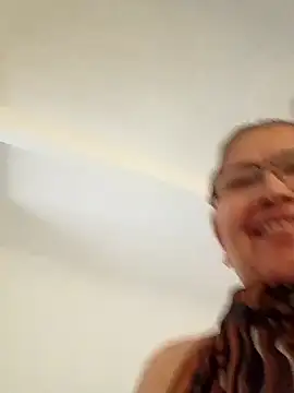 Snapshot of Cessi50 chatting on November 2025 03:55:01 PM Cessi50 online show from November 2025 03:55:01 PM