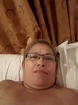 Snapshot of Cessi50 chatting on November 2025 02:17:02 AM Cessi50 online show from November 2025 02:17:02 AM