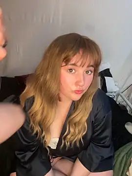 Snapshot of Ladynight04 chatting on November 2025 07:37:01 PM Ladynight04 online show from November 2025 07:37:01 PM