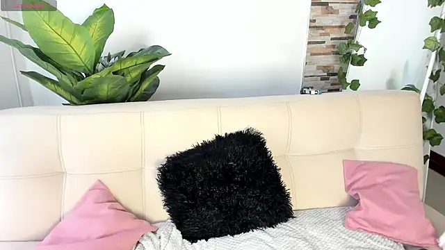 Evelyn R  online show from April 2026 09:26:01 PM