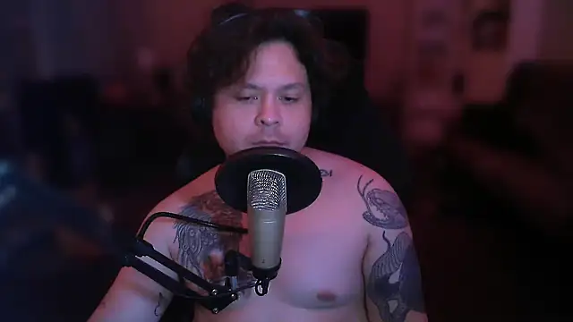 Snapshot of funwithchris chatting on November 2025 08:48:02 AM funwithchris online show from November 2025 08:48:02 AM