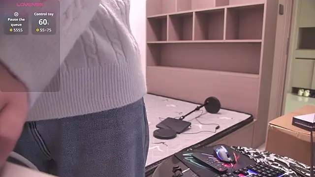 Snapshot of Abby-6 chatting on November 2025 03:03:02 PM Abby-6 online show from November 2025 03:03:02 PM