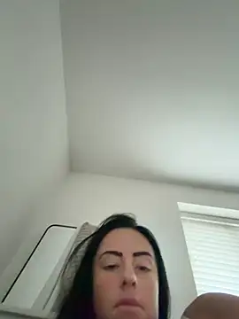 Snapshot of Bethrae25 chatting on June 2026 07:27:02 PM Bethrae25 online show from June 2026 07:27:02 PM